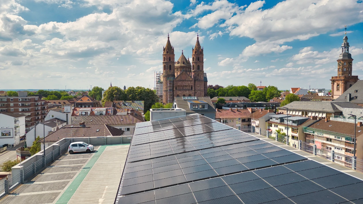 Parkhaus am Dom in Worms Dach Solaranlage